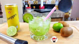 Caipirinha Tônica de Kiwi e Limão Drink Sem Álcool