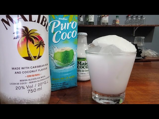 Como Fazer Coconut Colada Bebida com Rum de coco Malibu Leite de coco Águade coco (Super Fácil)